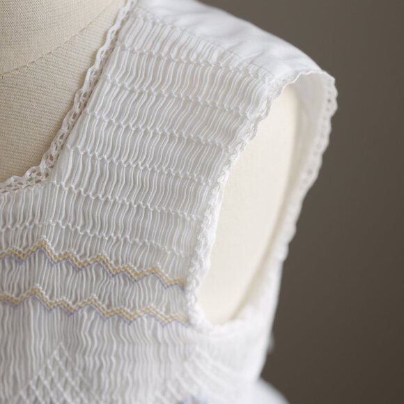 Strasburg Dress White Smocked Embroidery Cotton Size 5 Spring Portrait Vacation - Picture 4 of 7